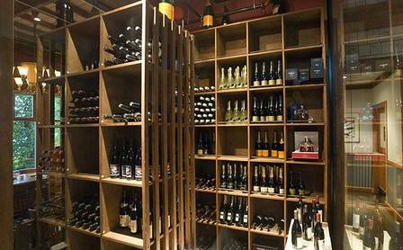 開進口紅酒加盟店的經...